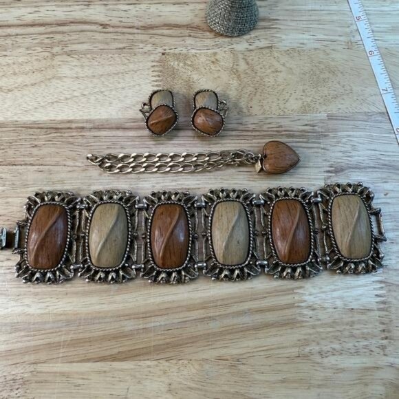 Vintage Wood Grain Panel Bracelet & Heart Charm Bracelet & Clip-On Earrings Set - Picture 2 of 10